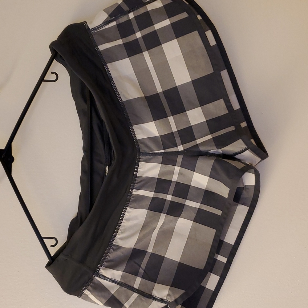 LULULEMON SPEED SHORTS